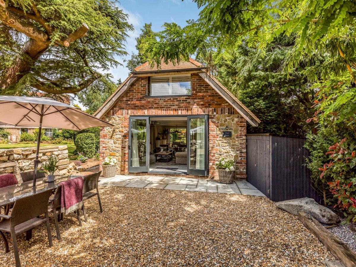 Pass The Keys Peaceful And Beautiful Barn In Downland Village Chichester Buitenkant foto